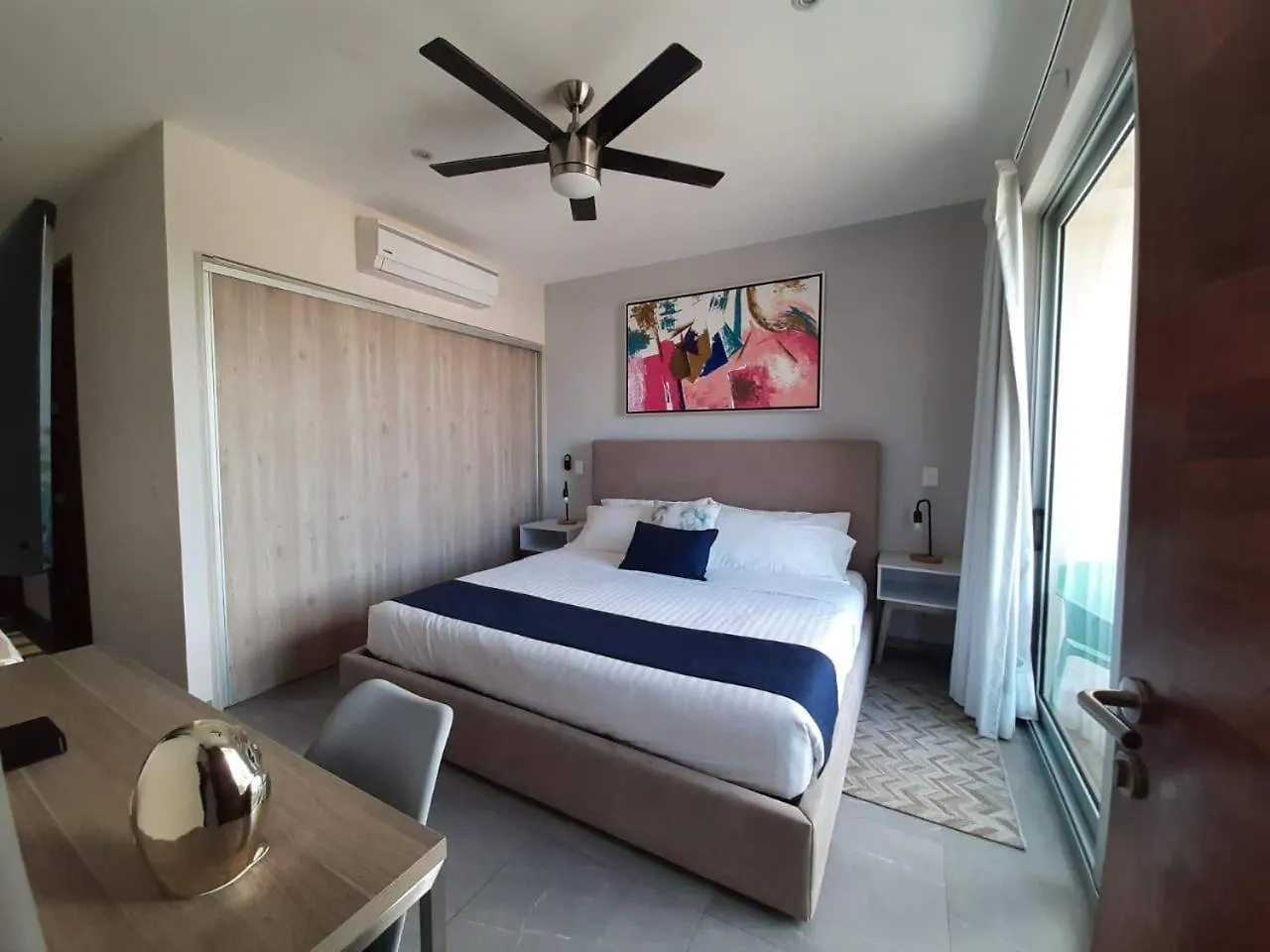 Estupenda Habitacion Con Cama King 100Mb Y Refri Playa del Carmen